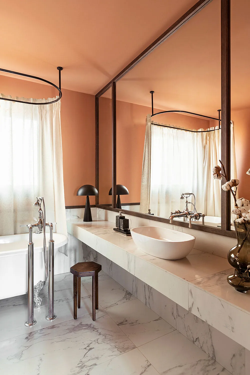 Elegante estilo mid-century en el diseño de un apartamento en Barcelona - Gallery image 11