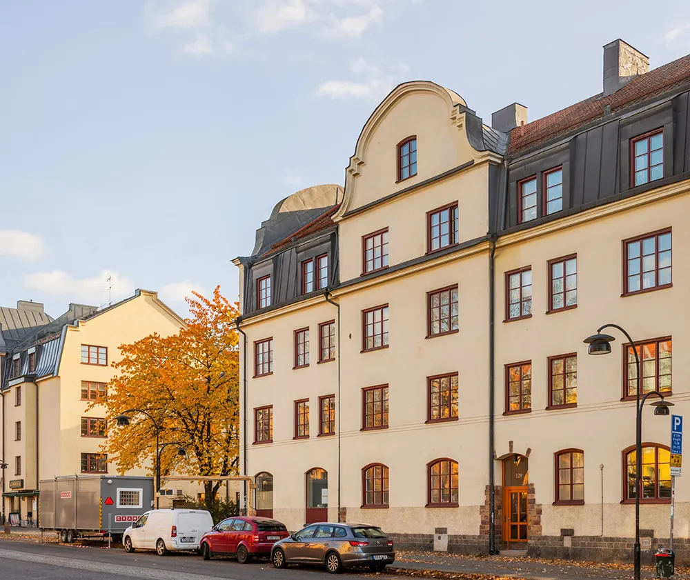 Приємний нейтральний інтер'єр у Швеції з теплими деталями (84 кв. м) - Gallery image 39