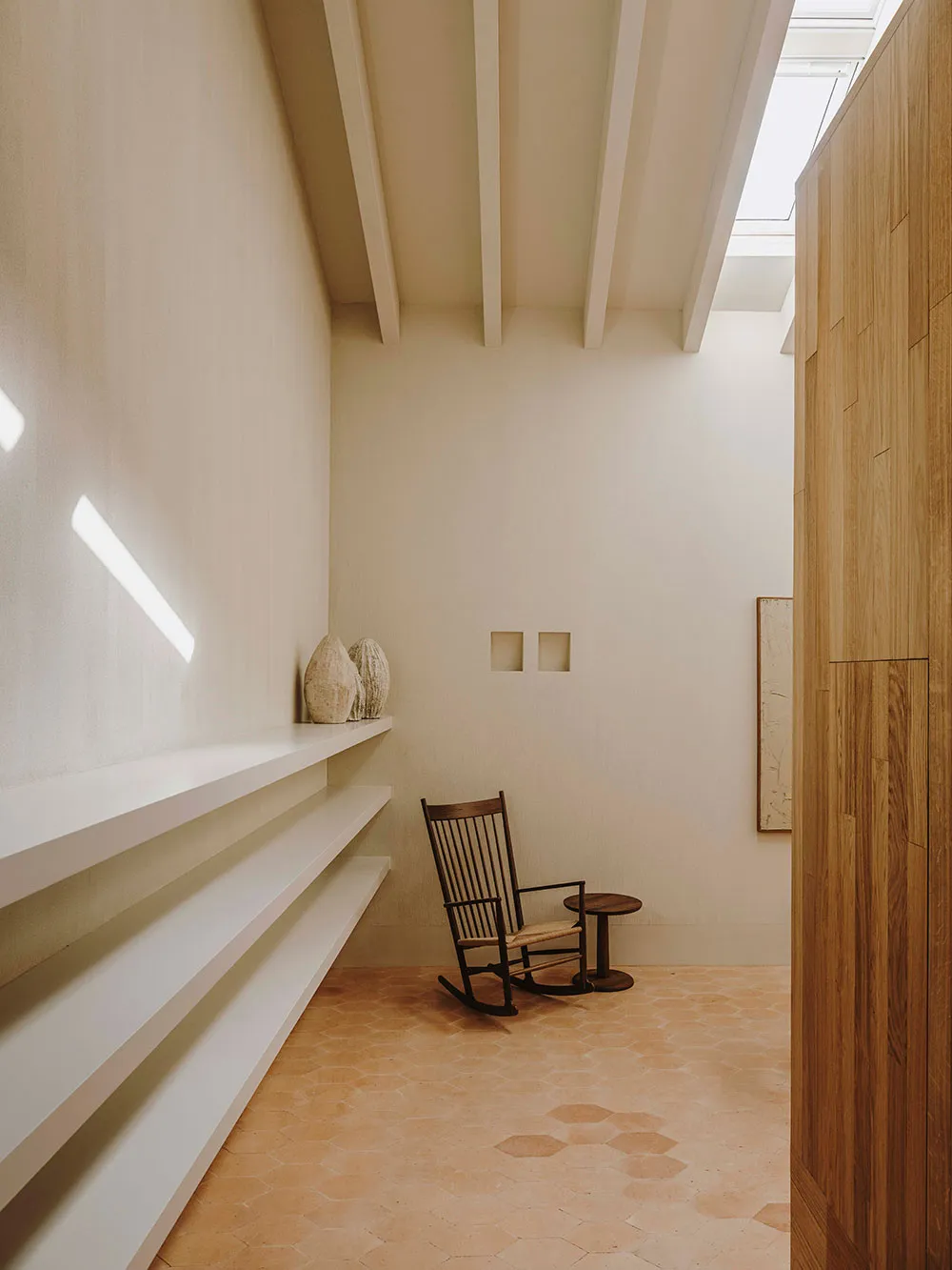Warmes Minimalismus im Design eines traditionellen Hauses auf Mallorca - Gallery image 13