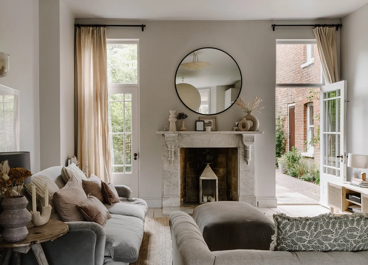Przyjazne szaro-beżowe wnętrza wiktoriańskiego mieszkania w Anglii - Gallery image 2