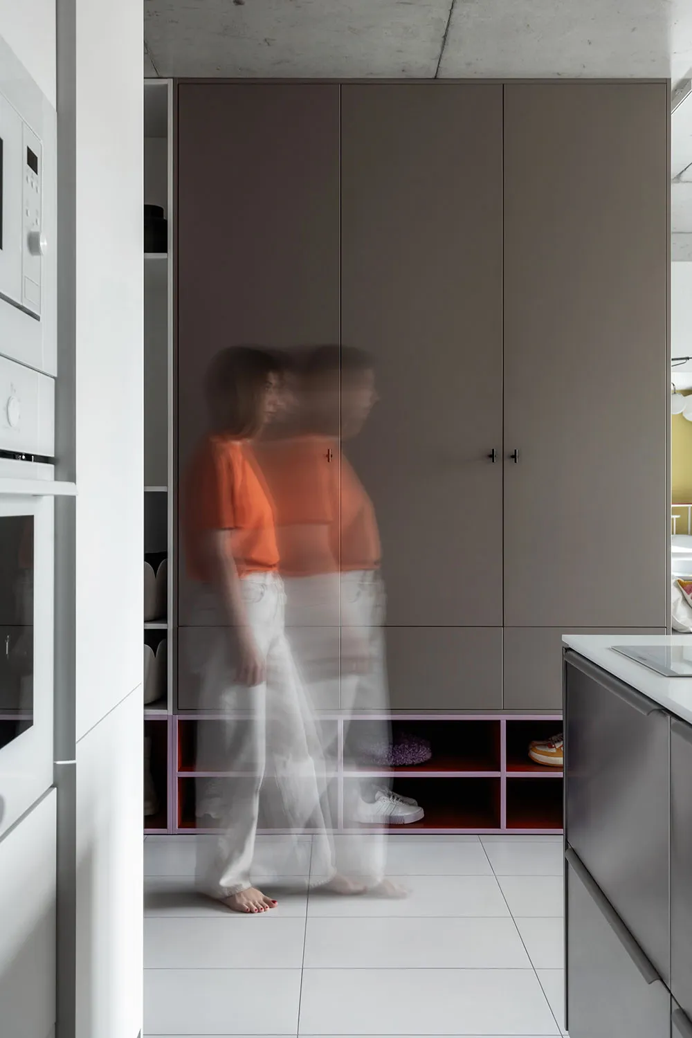 Pequeña habitación pastel con diseño de interior en Kiev para descanso y trabajo (38 m²) - Gallery image 14