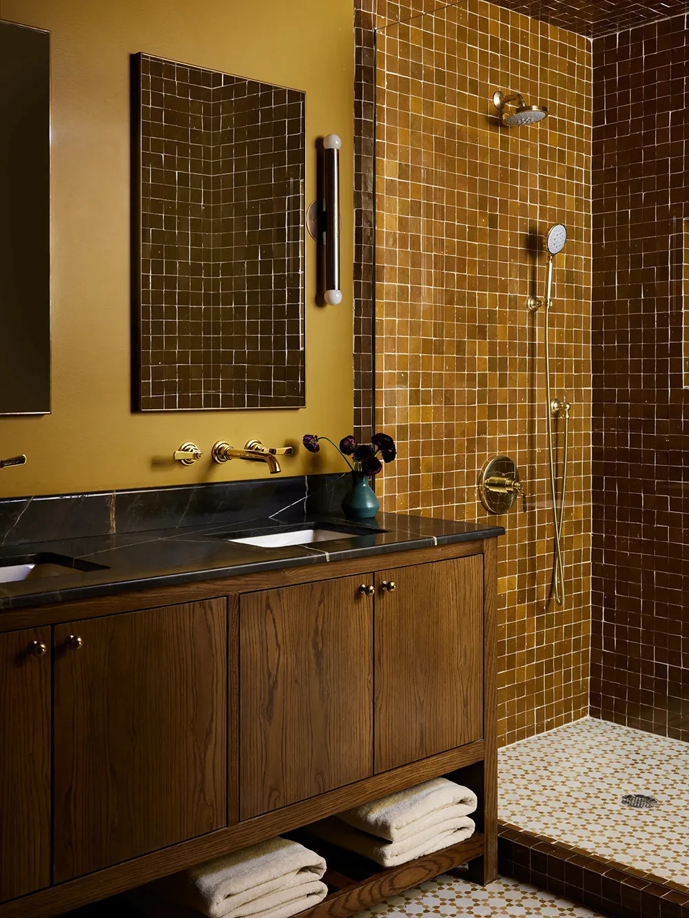 Eclectic Interior of a Log Cabin House in Colorado Mountains - Gallery image 17