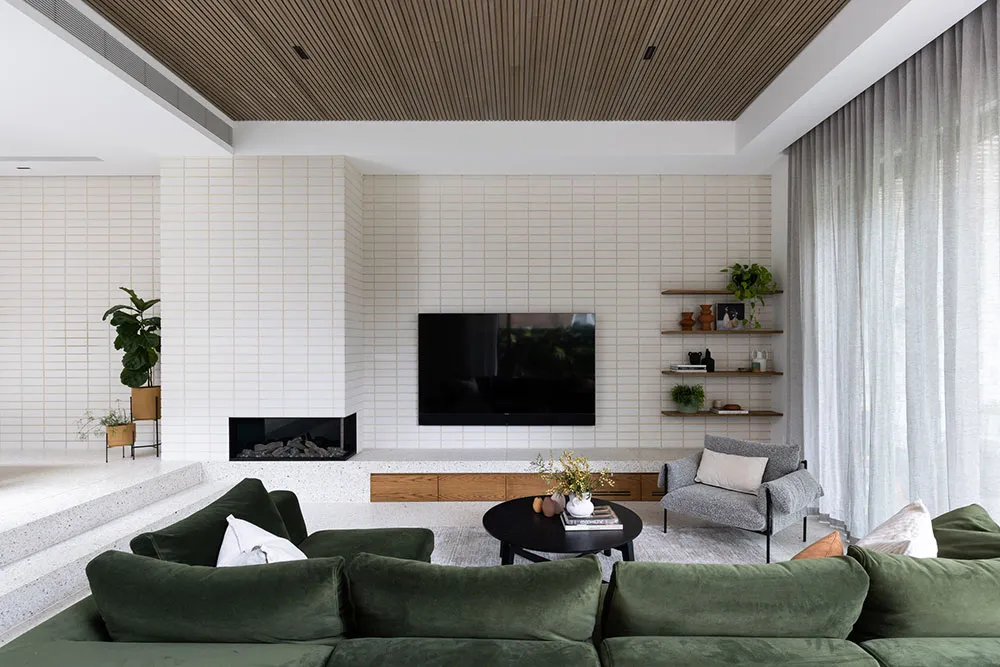 Weißer Backstein und grüne Akzente: Frischer Design-Stil eines Hauses in Sydney - Gallery image 2