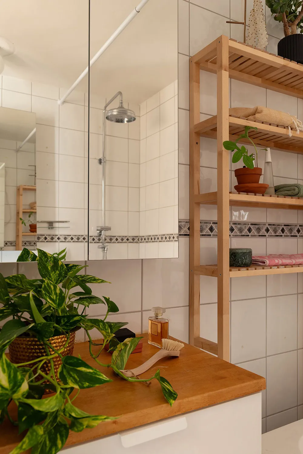 Drewniana piec i meble sztuczne: ciepły mieszkanie w Szwecji (78 m²) - Gallery image 19