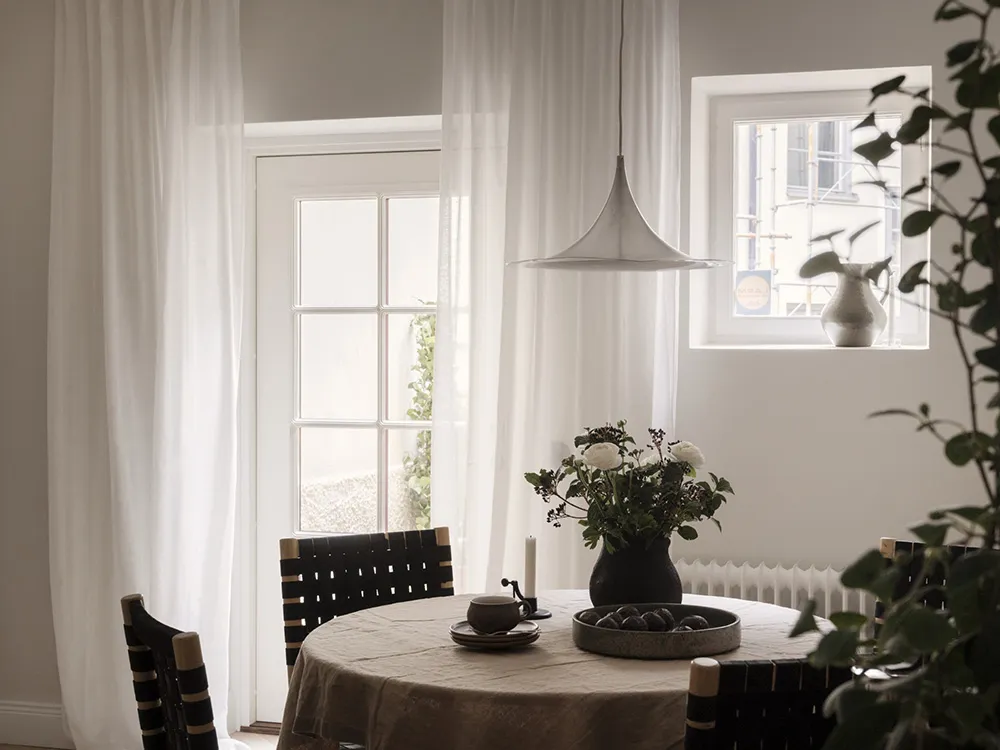 Приємний нейтральний інтер'єр у Швеції з теплими деталями (84 кв. м) - Gallery image 11