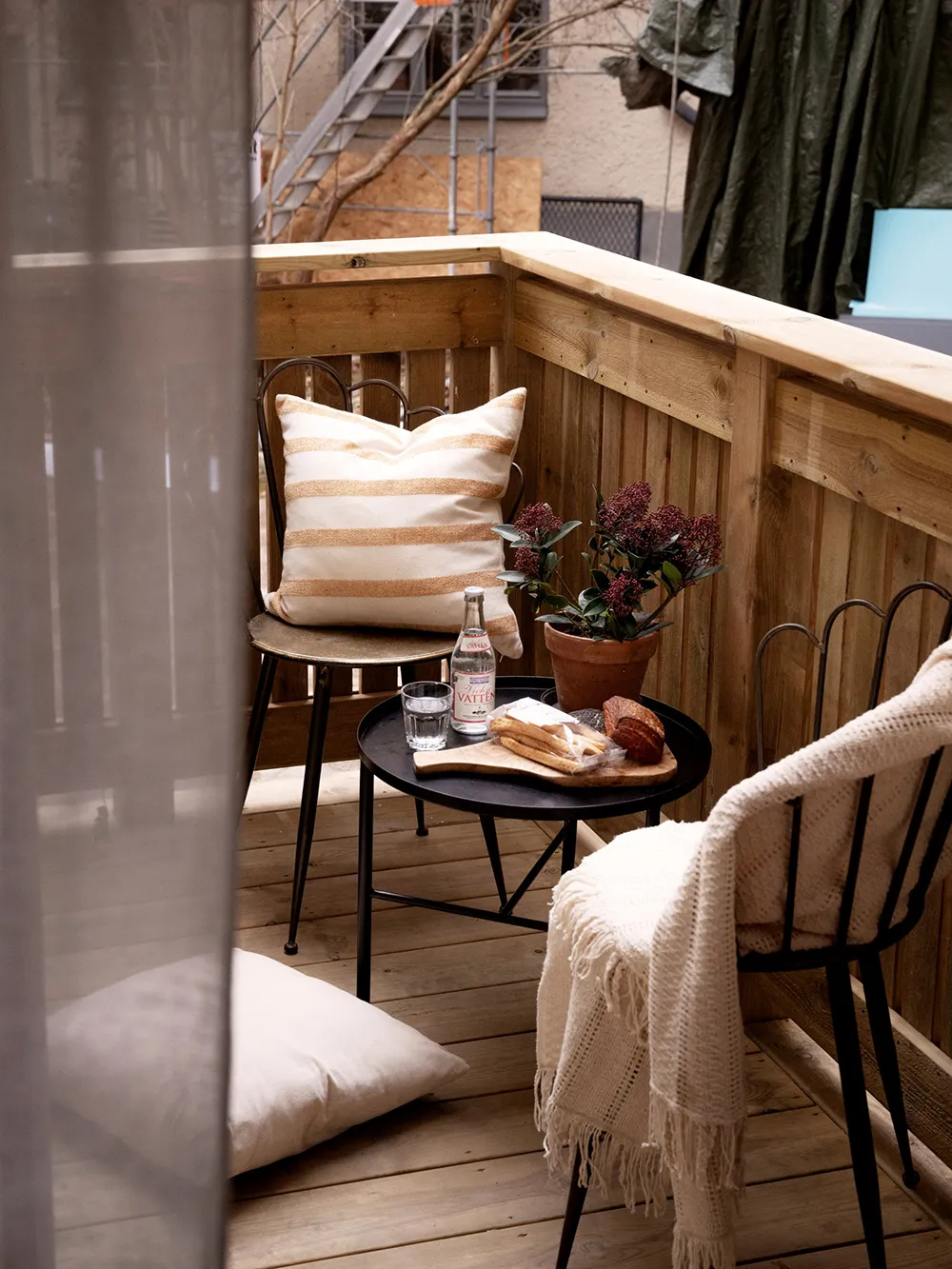 Приємний нейтральний інтер'єр у Швеції з теплими деталями (84 кв. м) - Gallery image 13