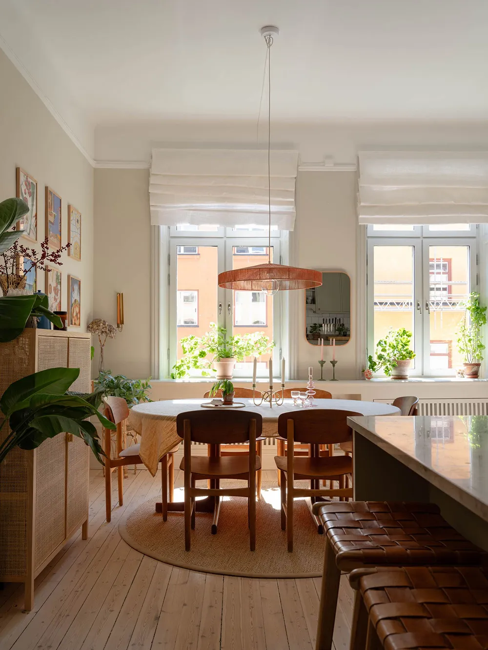 Atmosphärische Wohnzimmer und rosa Schlafzimmer: Wohnung in Stockholm (83 qm) - 21
