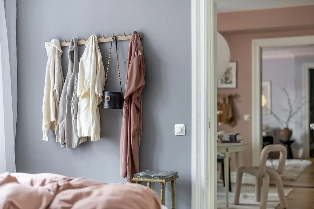 Настінна галерея та приємні прохолодні відтінки: квартира в Гетеборзі (63 кв. м) - Gallery image 23