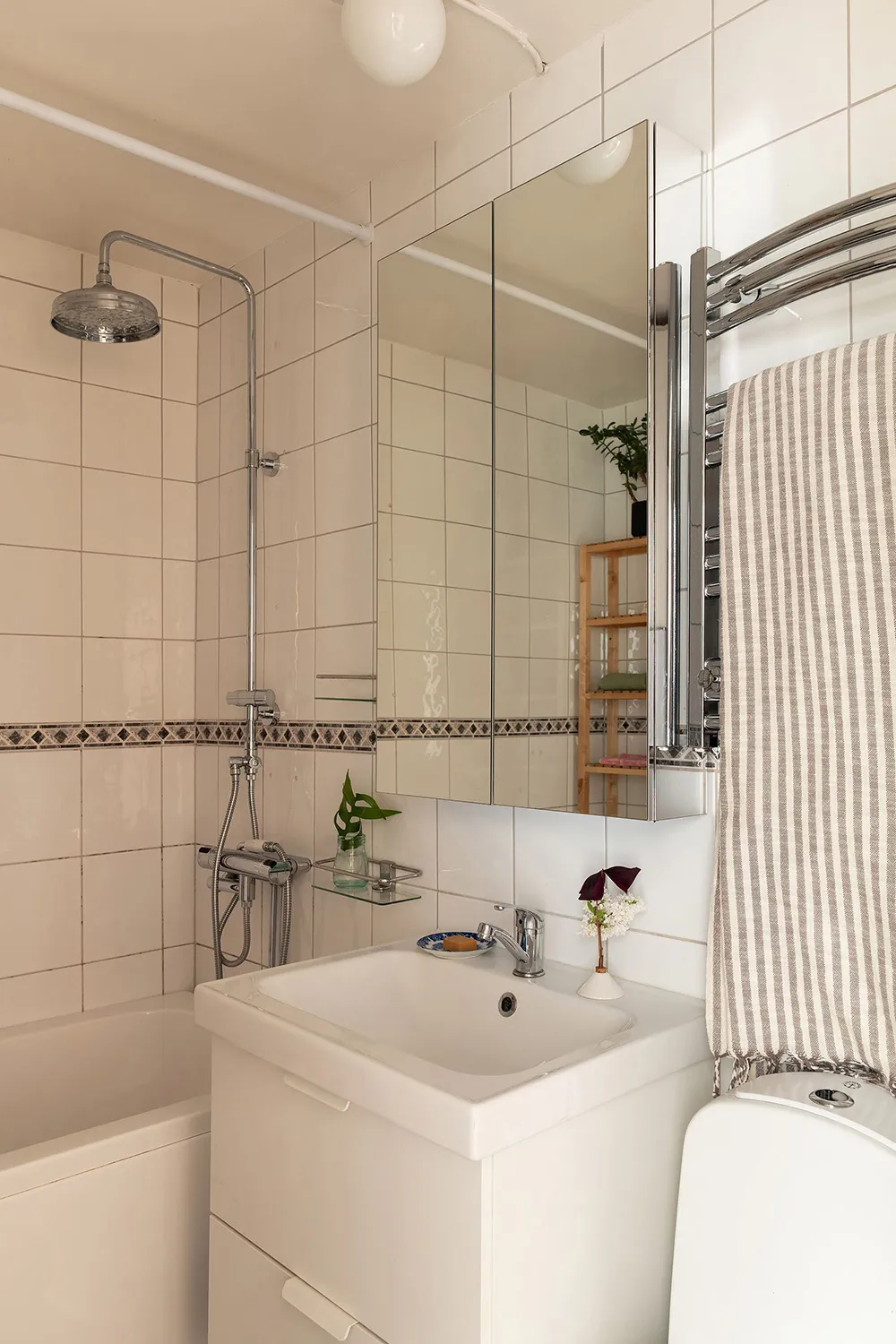 Drewniana piec i meble sztuczne: ciepły mieszkanie w Szwecji (78 m²) - Gallery image 18