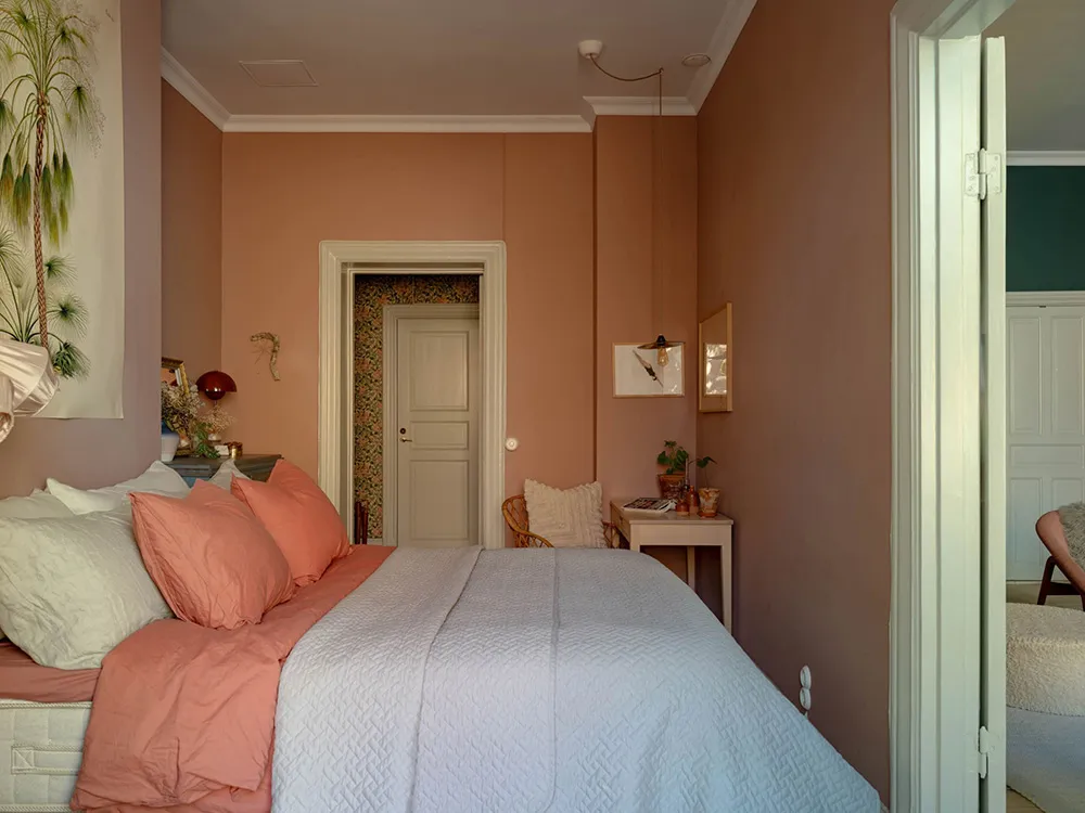 Atmosphärische Wohnzimmer und rosa Schlafzimmer: Wohnung in Stockholm (83 qm) - 13