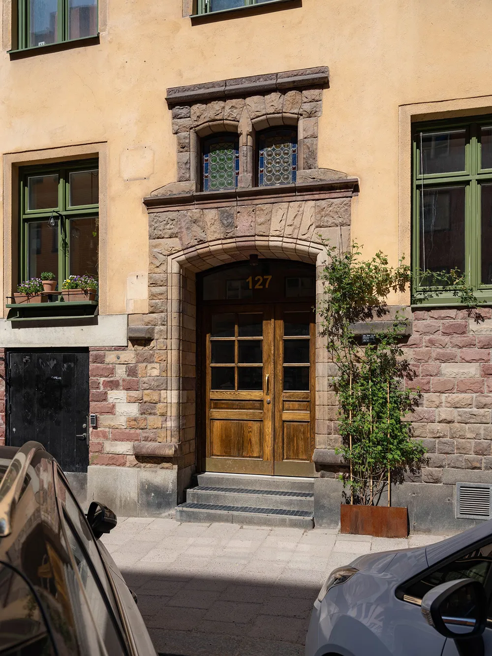 Atmosphärische Wohnzimmer und rosa Schlafzimmer: Wohnung in Stockholm (83 qm) - 32