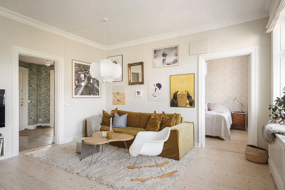 Teintes agréables de jaune dans un appartement scandinave lumineux (66 m²) - Gallery image 15
