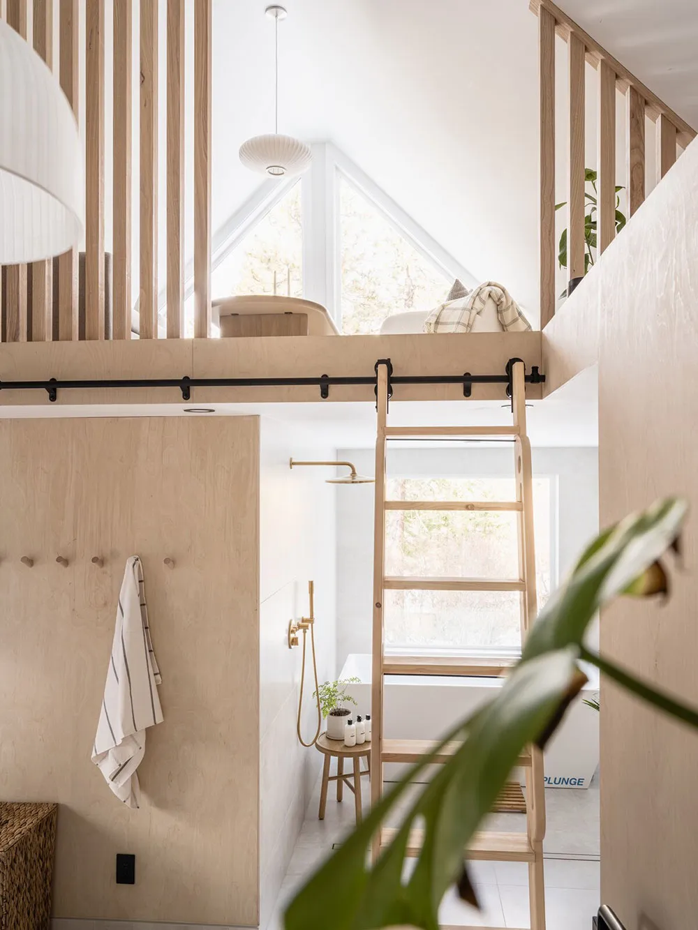 आधुनिक जंगली कैबिन वीकेंड के लिए किराये पर उपलब्ध है। - Gallery image 8