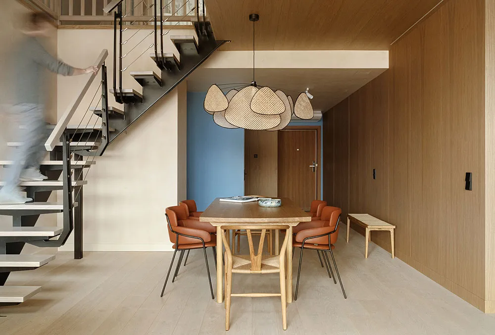 Тёплый современный дизайн с видом на 1000 лет истории: квартира в Гданьске - Gallery image 9