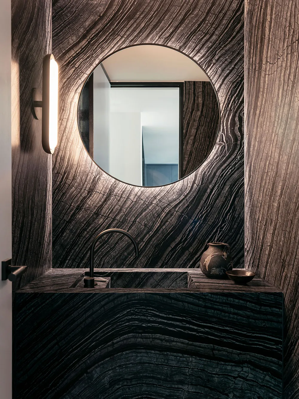 Pierre naturelle et accents noirs : appartements élégants avec jardin à Sydney - Gallery image 8