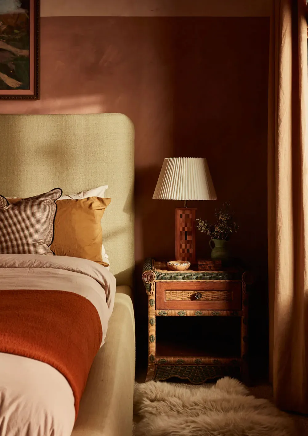 अधिकतमवादी सपना: मालिबू में दिलचस्प सजावट के साथ एक गर्म एवं आरामदायक घर - 16