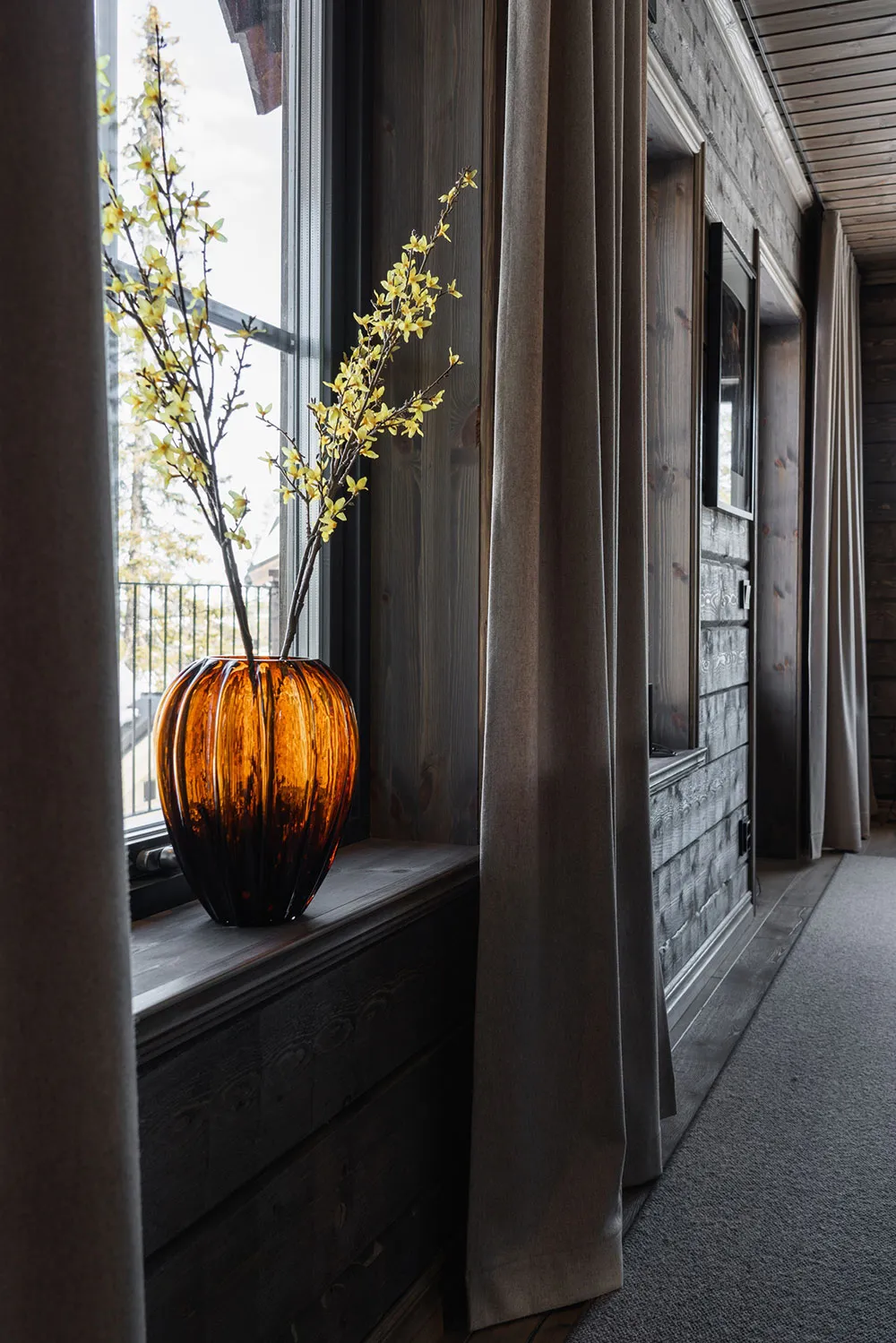 Elegant Design of Cozy Mountain Chalet in Sweden - Gallery image 12