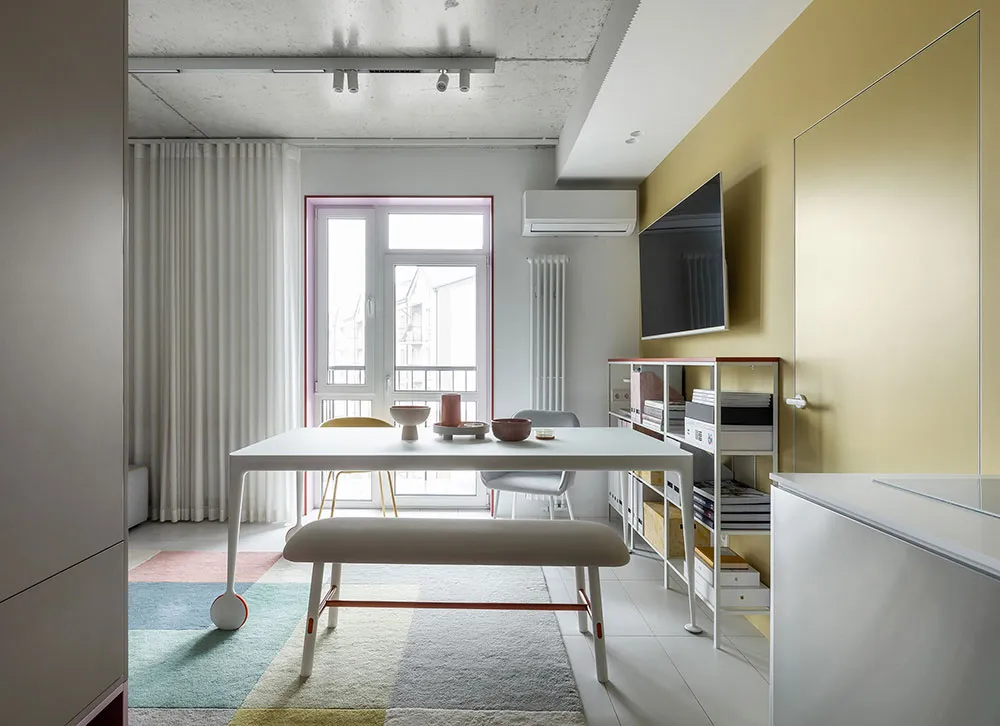 Pequeña habitación pastel con diseño de interior en Kiev para descanso y trabajo (38 m²) - Gallery image 2