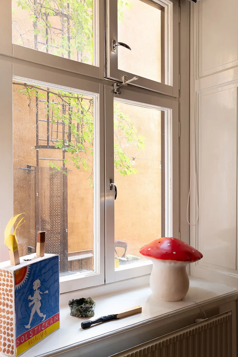 Drewniana piec i meble sztuczne: ciepły mieszkanie w Szwecji (78 m²) - Gallery image 30