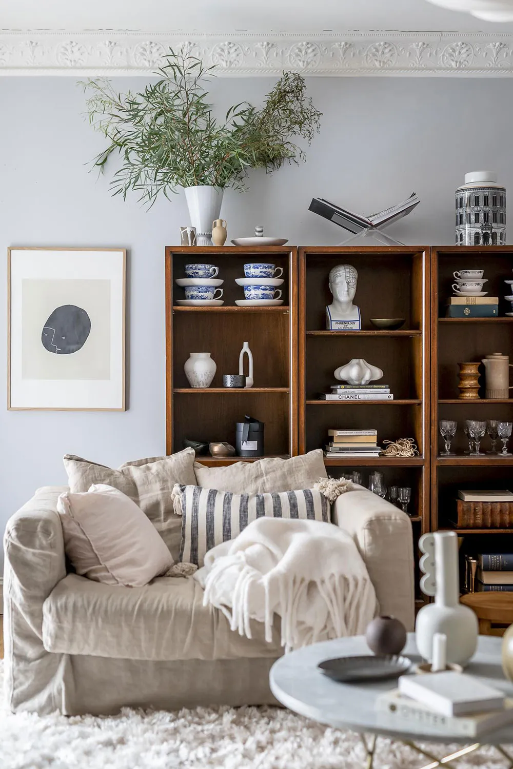 Настінна галерея та приємні прохолодні відтінки: квартира в Гетеборзі (63 кв. м) - Gallery image 3