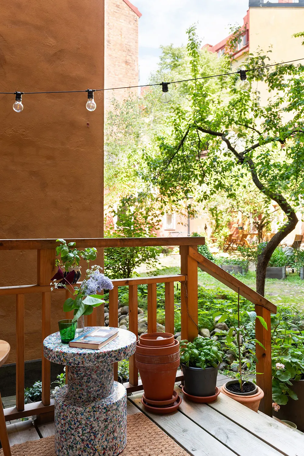 Drewniana piec i meble sztuczne: ciepły mieszkanie w Szwecji (78 m²) - Gallery image 24