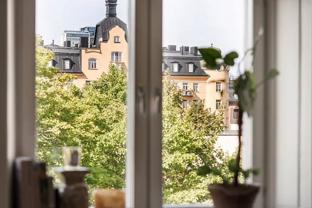 Teintes agréables de jaune dans un appartement scandinave lumineux (66 m²) - Gallery image 13
