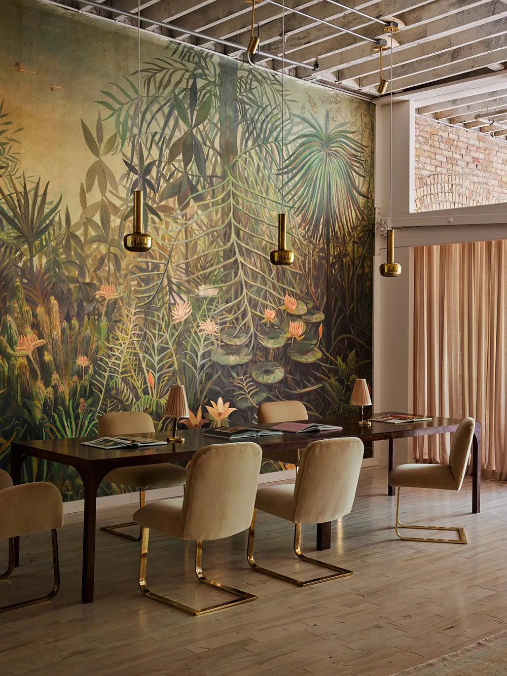 Impressive Interior of a Cozy Office and Showroom in Minnesota - Gallery image 13