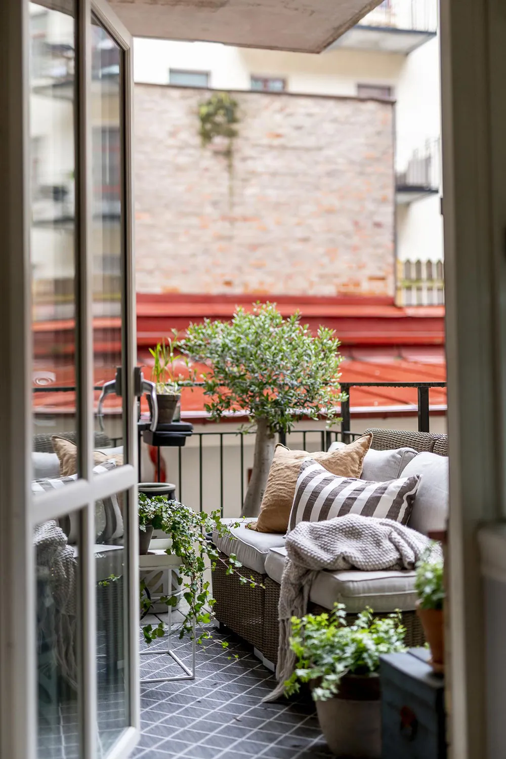 Настінна галерея та приємні прохолодні відтінки: квартира в Гетеборзі (63 кв. м) - Gallery image 10