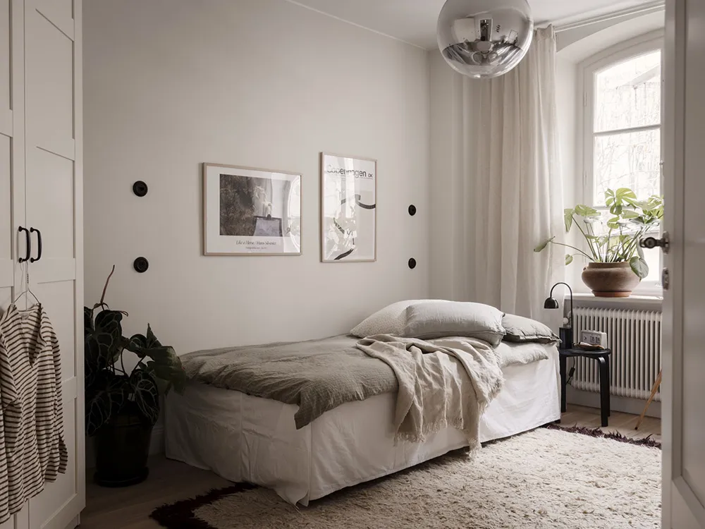 Приємний нейтральний інтер'єр у Швеції з теплими деталями (84 кв. м) - Gallery image 24