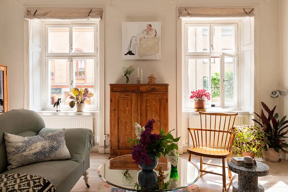 Drewniana piec i meble sztuczne: ciepły mieszkanie w Szwecji (78 m²) - Gallery image 3