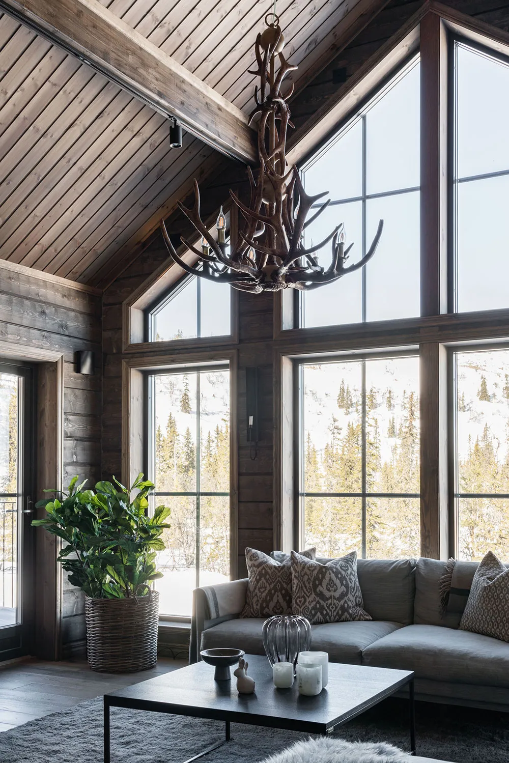 Elegant Design of Cozy Mountain Chalet in Sweden - Gallery image 1