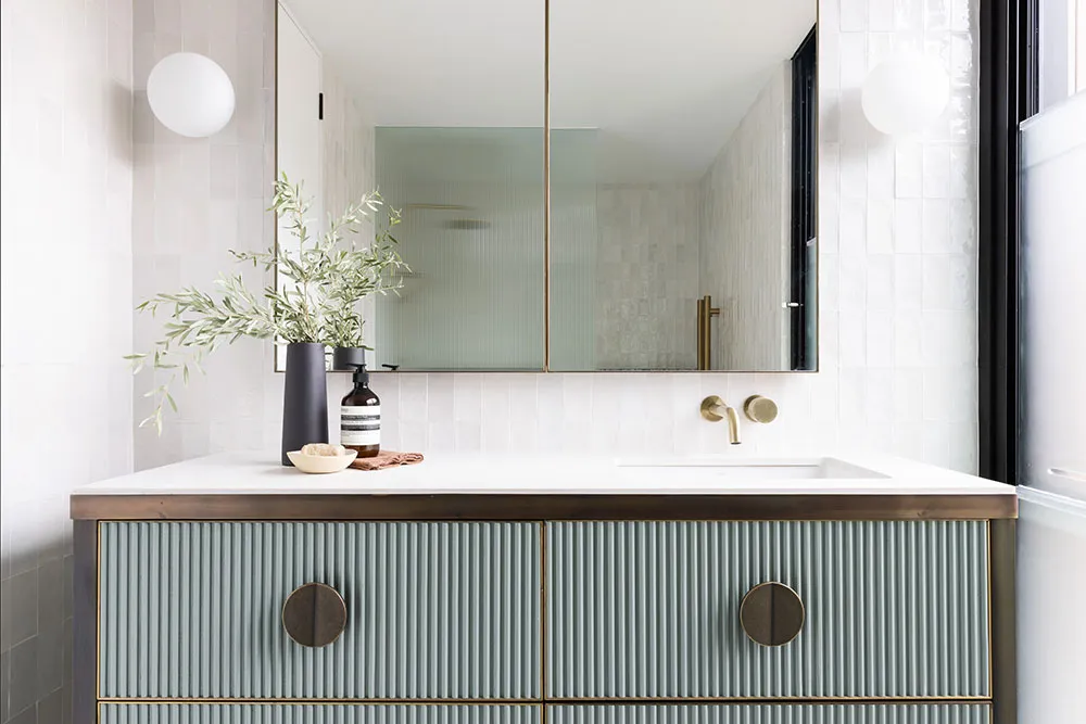 Weißer Backstein und grüne Akzente: Frischer Design-Stil eines Hauses in Sydney - Gallery image 16