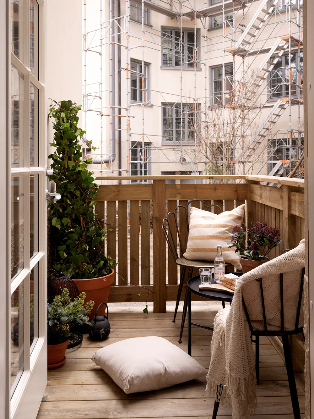 Приємний нейтральний інтер'єр у Швеції з теплими деталями (84 кв. м) - Gallery image 14