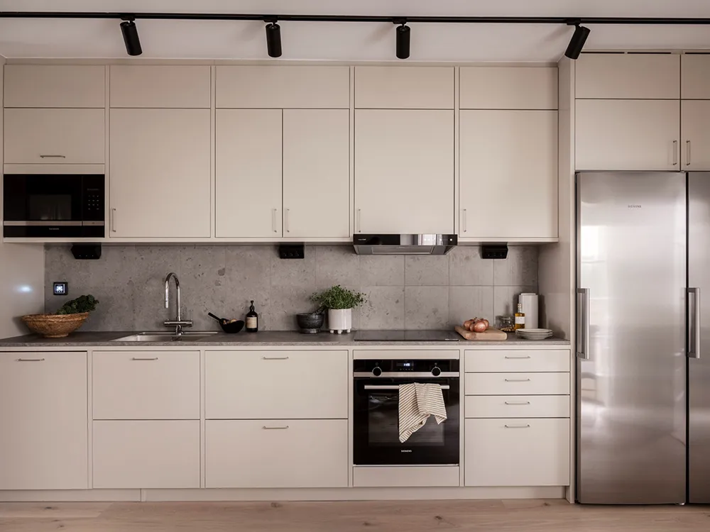 Приємний нейтральний інтер'єр у Швеції з теплими деталями (84 кв. м) - Gallery image 12