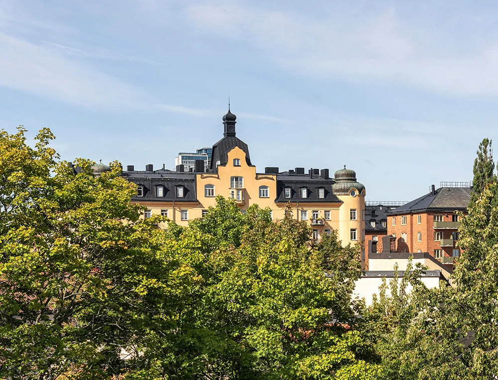Teintes agréables de jaune dans un appartement scandinave lumineux (66 m²) - Gallery image 14
