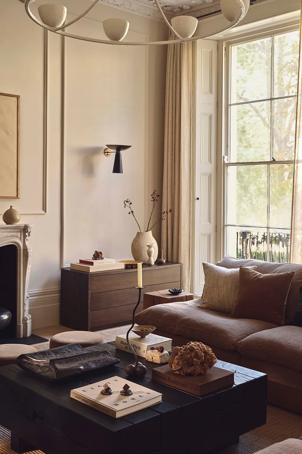 Collection d'objets d'art et gamme de couleurs nobles : une maison de ville à Londres - Gallery image 1