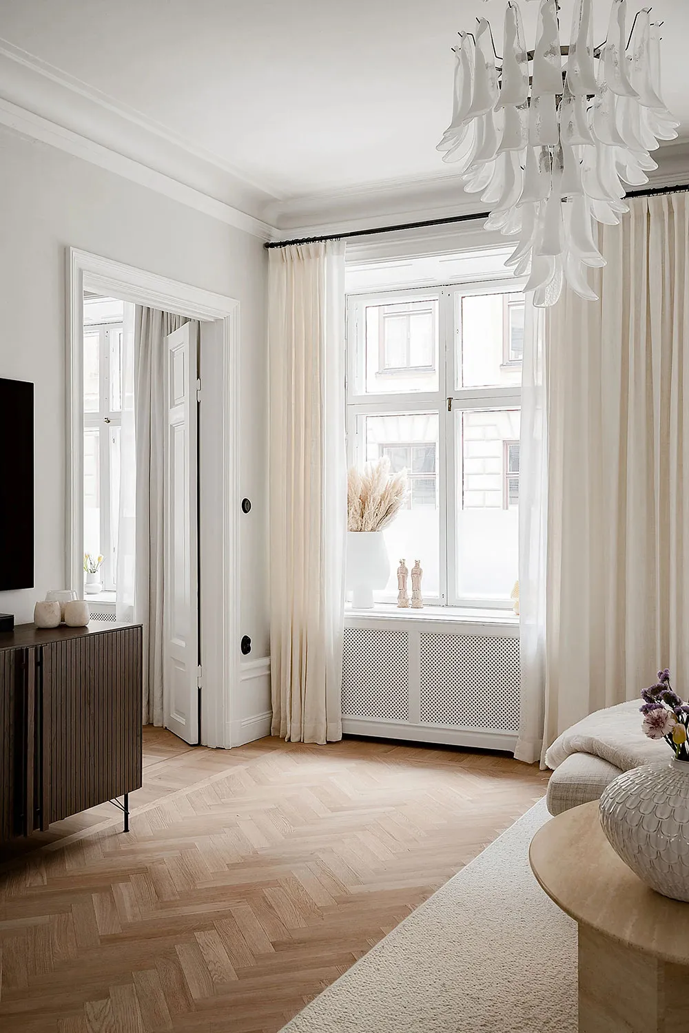 Weicher und eleganter Interior in Milchtonen in Schweden (75 qm) - Gallery image 1