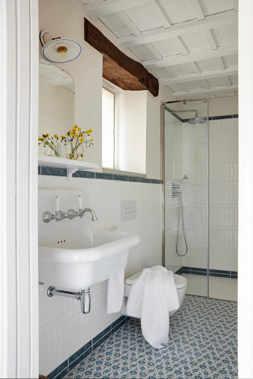 Urocze odświeżenie starożytnego kamiennego domu na północy Hiszpanii - Gallery image 18