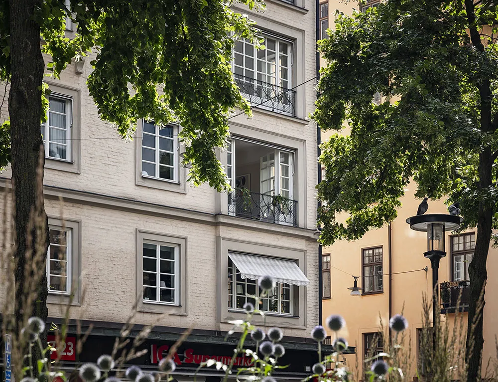 Светлая квартира в Стокгольме с роскошным французским окном - Gallery image 14