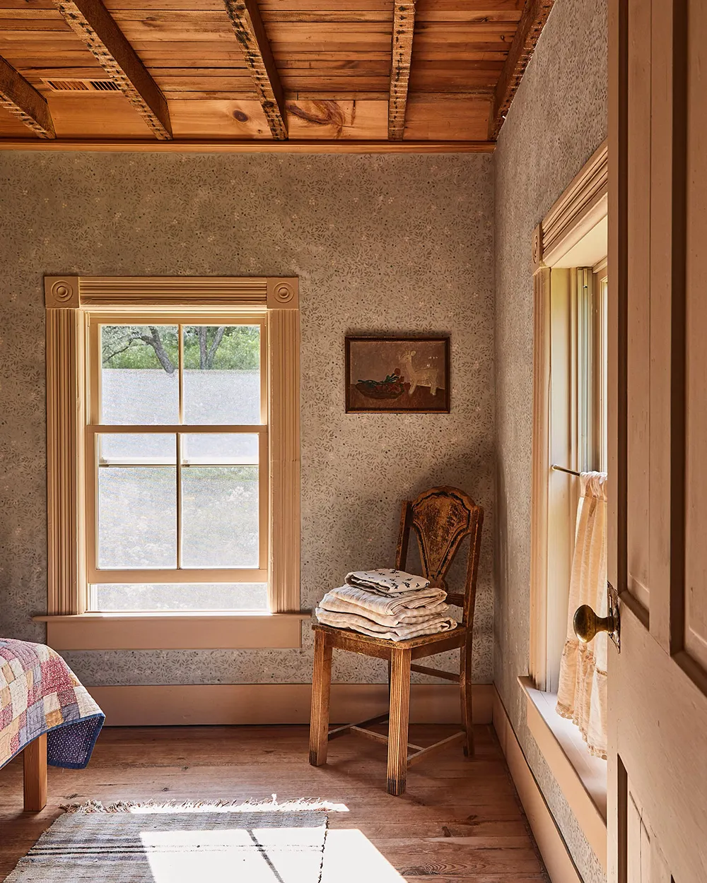 Charming Designer Studio Farmhouse in New York State - Gallery image 14