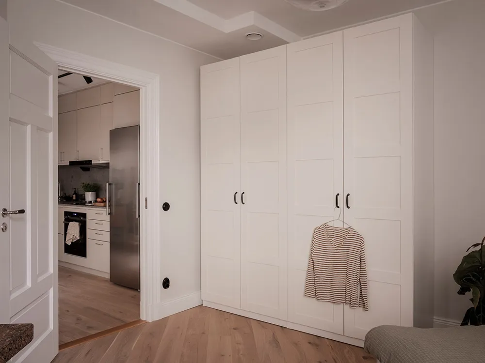 Приємний нейтральний інтер'єр у Швеції з теплими деталями (84 кв. м) - Gallery image 28