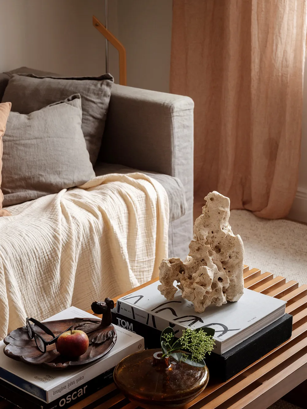 Приємний нейтральний інтер'єр у Швеції з теплими деталями (84 кв. м) - Gallery image 2