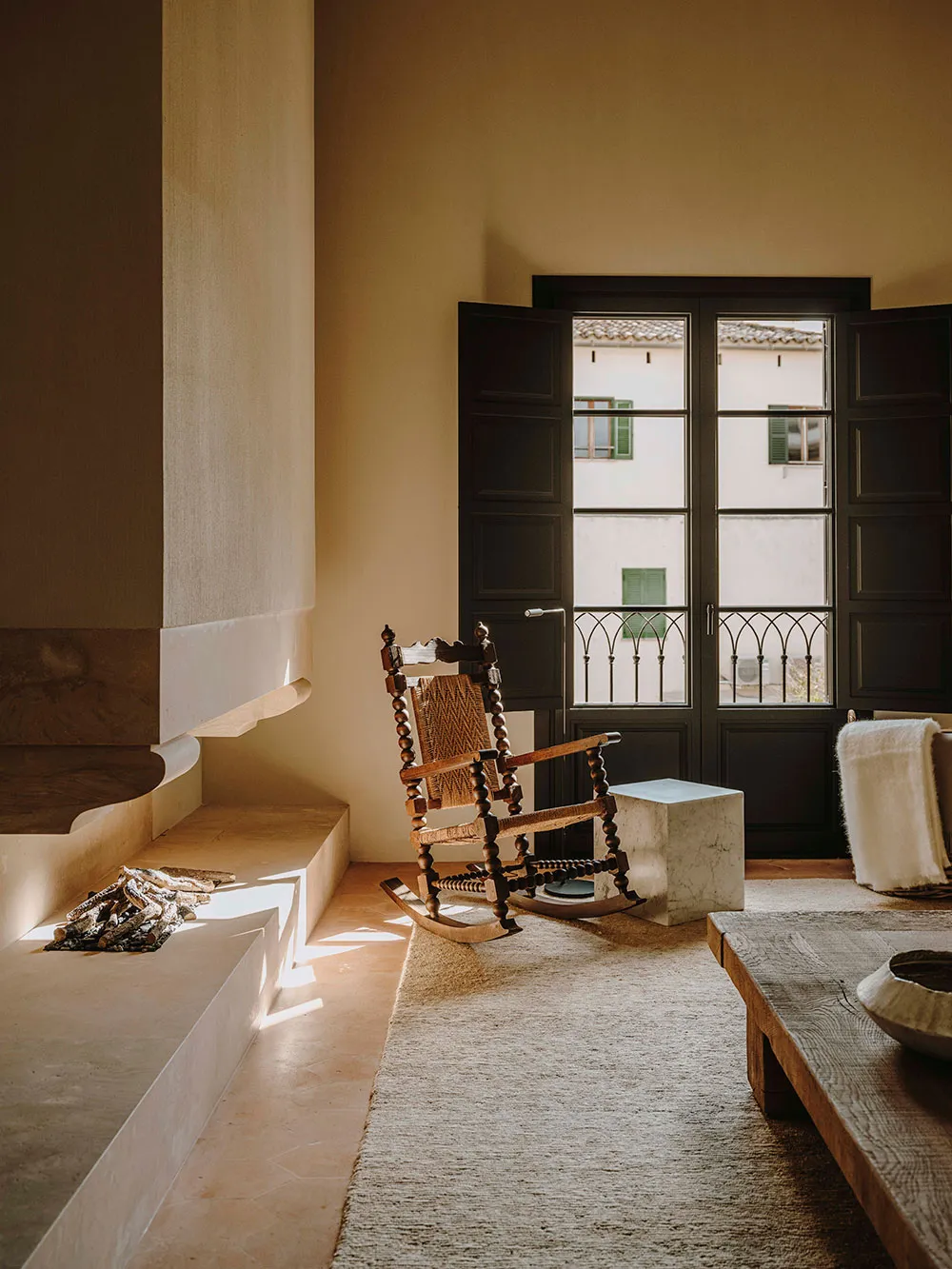 Warmes Minimalismus im Design eines traditionellen Hauses auf Mallorca - Gallery image 2