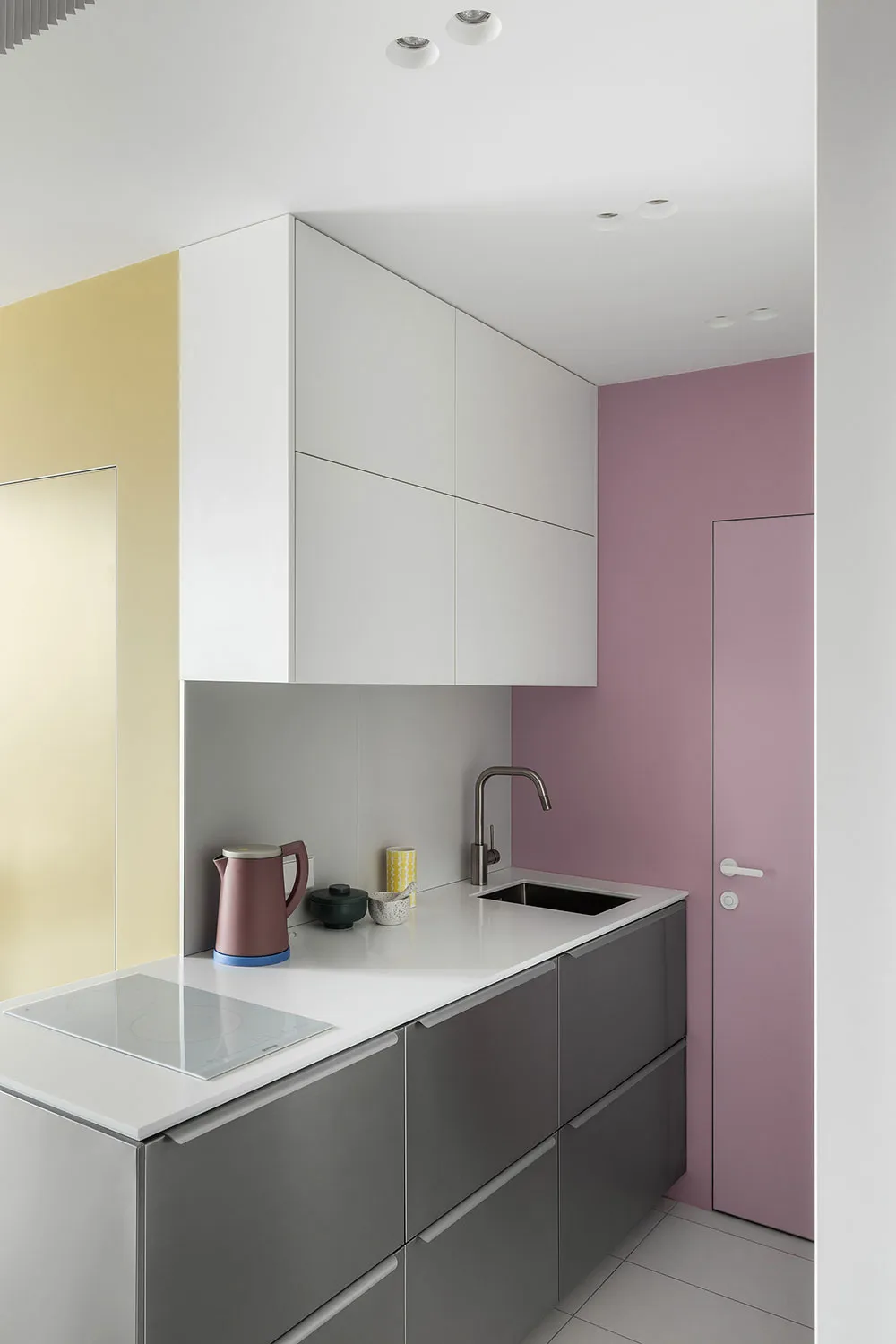 Pequeña habitación pastel con diseño de interior en Kiev para descanso y trabajo (38 m²) - Gallery image 10