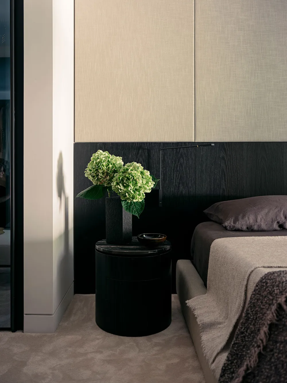 Pierre naturelle et accents noirs : appartements élégants avec jardin à Sydney - Gallery image 12