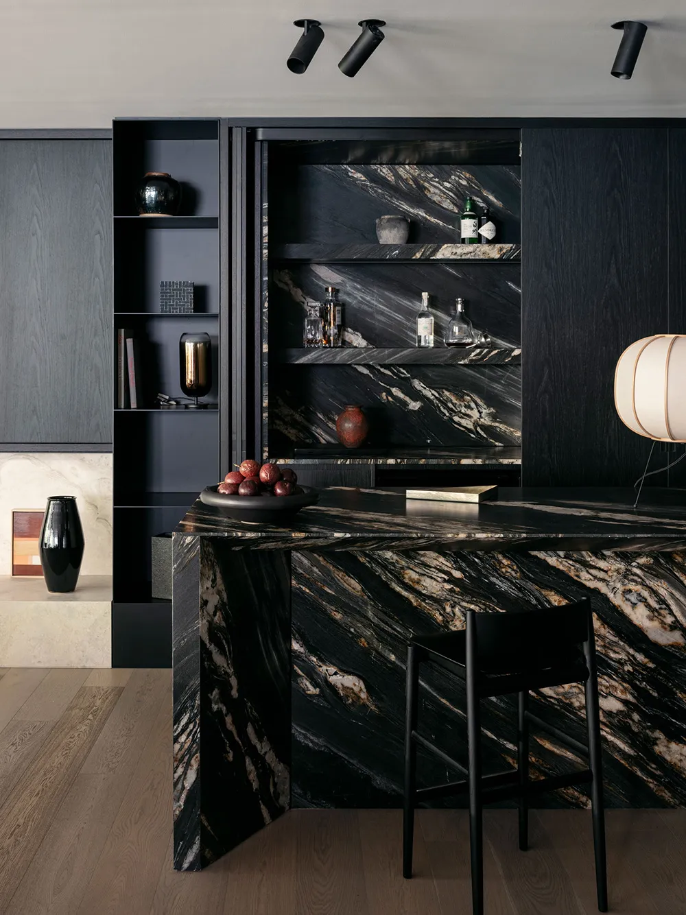 Pierre naturelle et accents noirs : appartements élégants avec jardin à Sydney - Gallery image 3