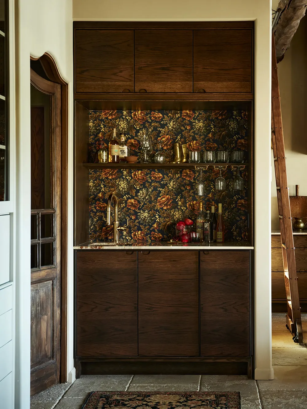 Eclectic Interior of a Log Cabin House in Colorado Mountains - Gallery image 18