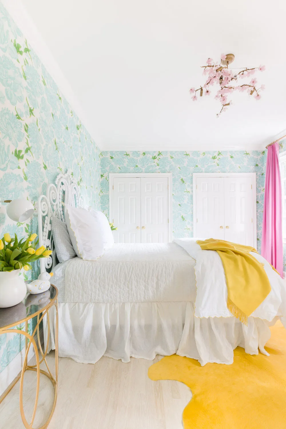 Teintes printanières et motifs géométriques : intérieur agréable au Tennessee - Gallery image 22