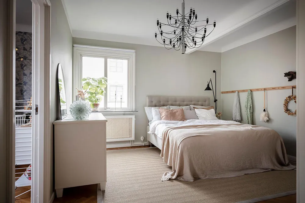 Schlafsofa in Punktmuster und Noten von gemütlichem Country-Stil: Wohnung in Göteborg (90 qm) - Gallery image 13