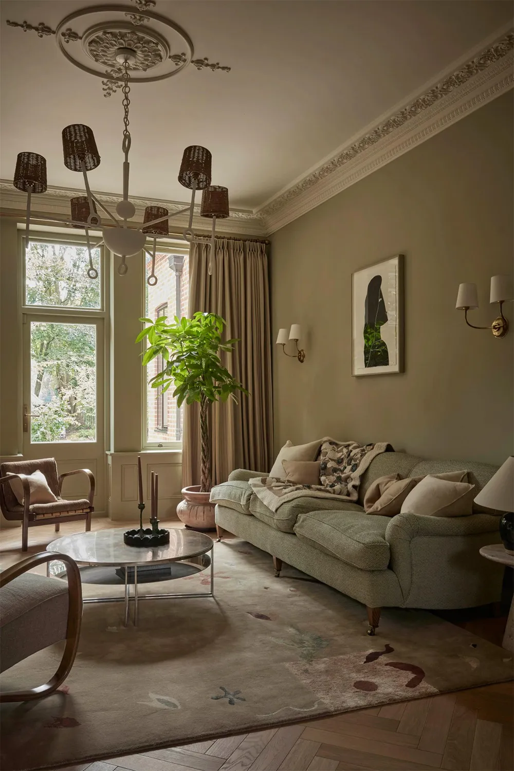 Тонкий микс стилей і атмосферні натуральні відтінки: будинок у Лондоні - Gallery image 2